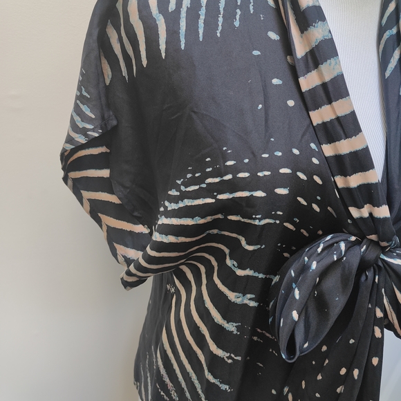 Silk Elegant Black Patterned Women's Top - Picture 3 of 7